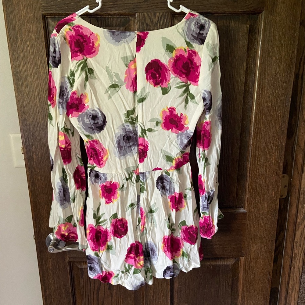 Forever 21 Floral Romper size medium - Picture 2 of 3